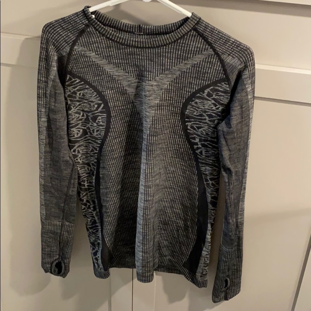 NEW! Lululemon flower design grey long sleeve